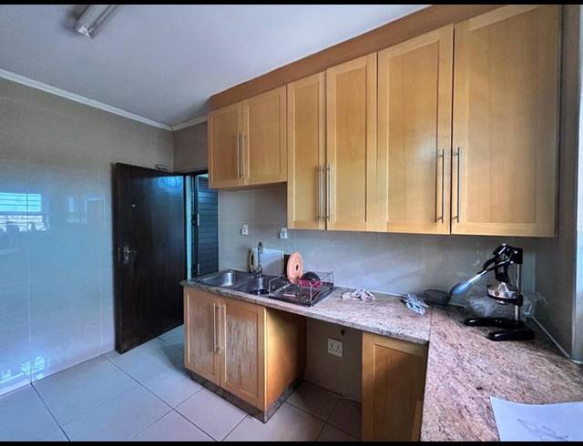 5 BEDROOM HOUSE FOR SALE IN HELDERWYK